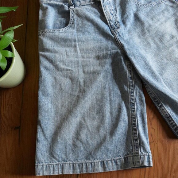 FRAME The Skater Bermuda Shorts (Irvington) Size 29, Pre-owned (Good Condition) - Picture 12 of 13